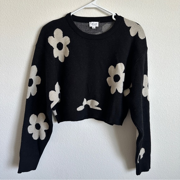 NWOT Lelis floral cropped sweater - Picture 2 of 5
